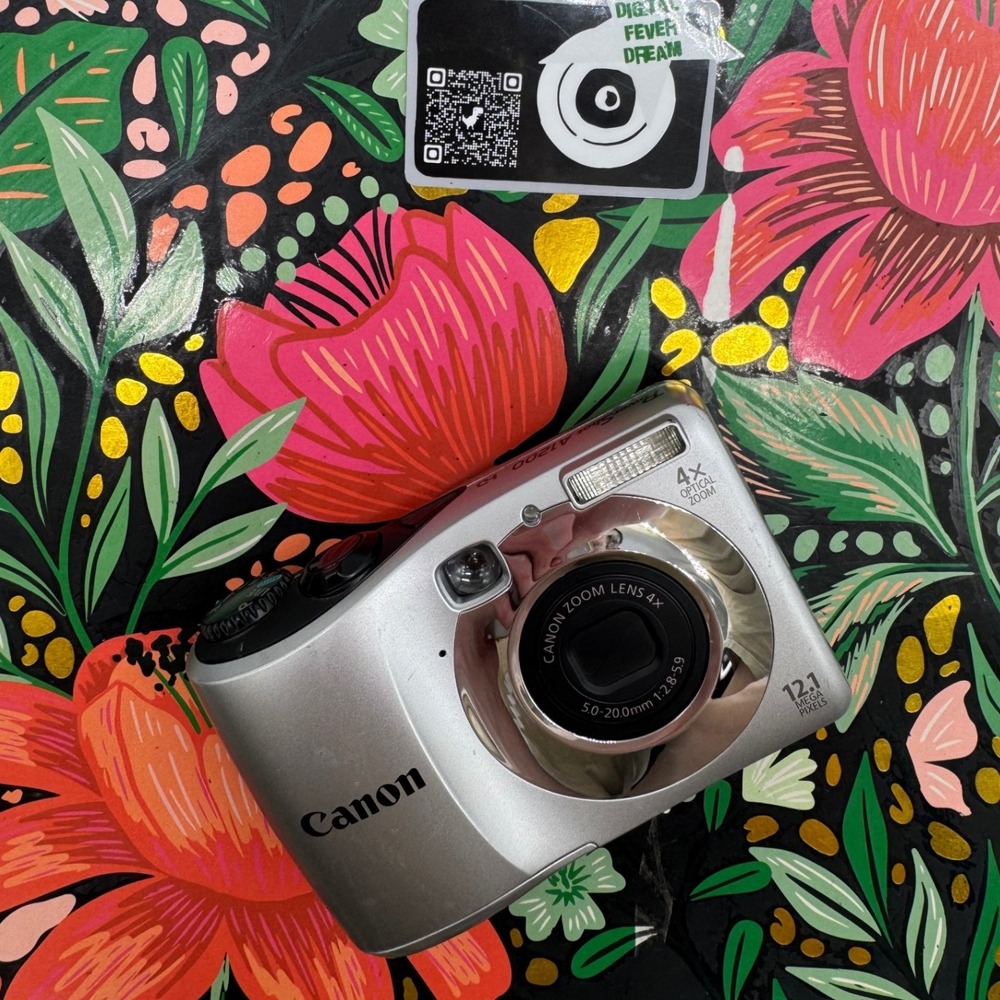 Canon PowerShot A1200 12.1MP Digital Camera Silver 4x Zoom Bundle Lowepro Case
